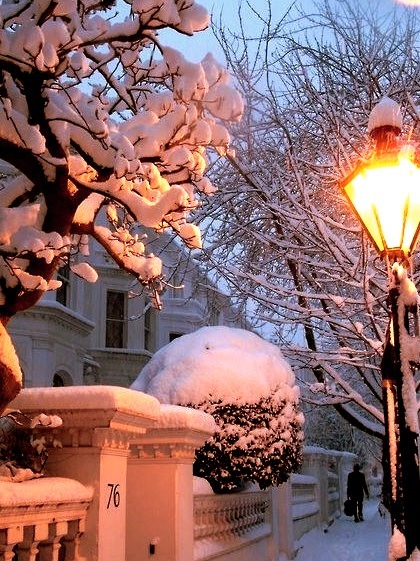 Snowy Night, London 